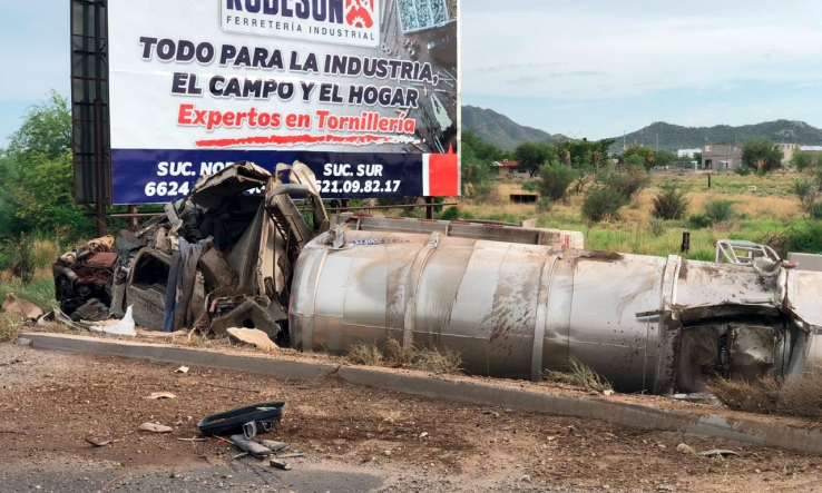 Vuelca pipa con gasolina