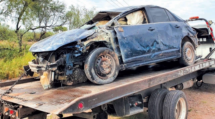 EN CARRETERA A BAHÍA DE KINO Deja volcamiento dos heridos
