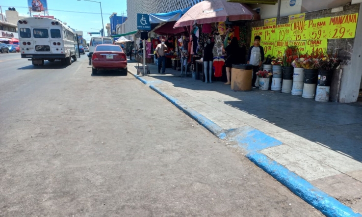 VENDEDORES AMBULANTES  Liberan espacios para discapacitados
