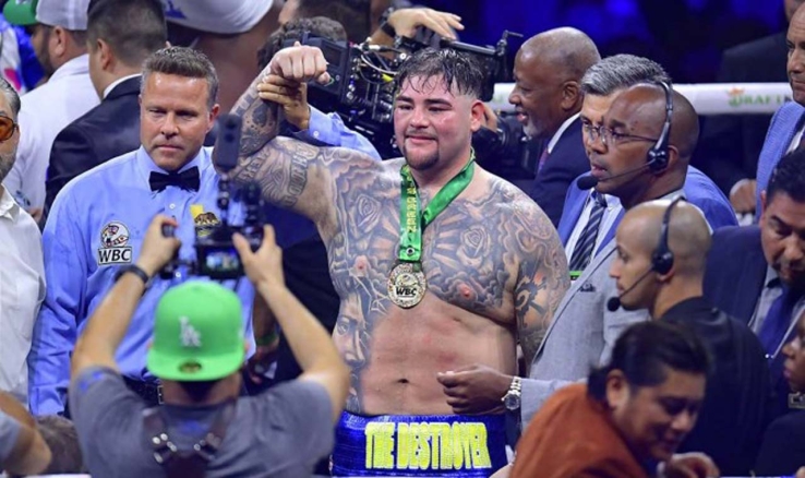 Andy Ruiz triunfa por decisión unánime sobre Ortiz