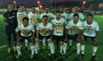 Pumas golea a Peckes