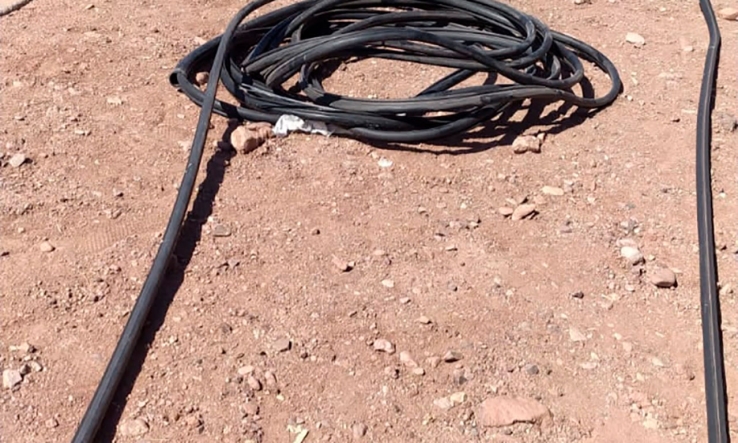 EMPRESA CONTRATADA POR TELMEX   Roba cableado y provoca daños