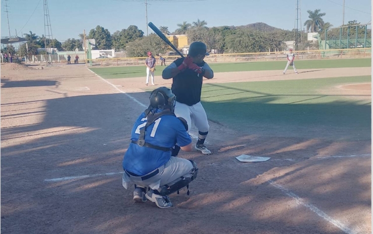 Los Tilines ganan en duelo de alto carreraje