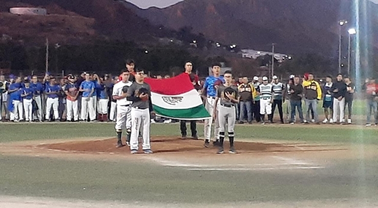 DE LA YAQUI RÍOS  Esplendorosa inauguración