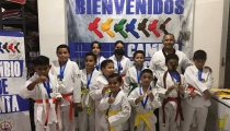 Alumnos de taekwondo logran cambio de cinta