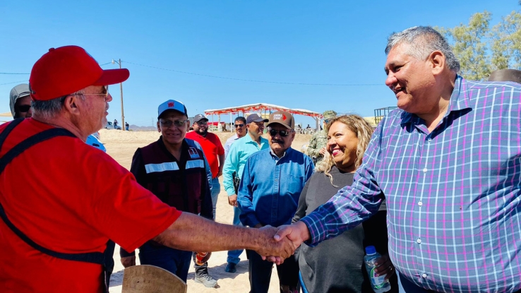 EN LAS PLAYAS DE EMPALME  Supervisa alcalde Luis Fuentes estancia de visitantes