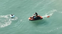 En Bahía de Kino Rescatan a hombre que cayó de embarcación