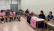 Presentan uniformes para la Liga Regional