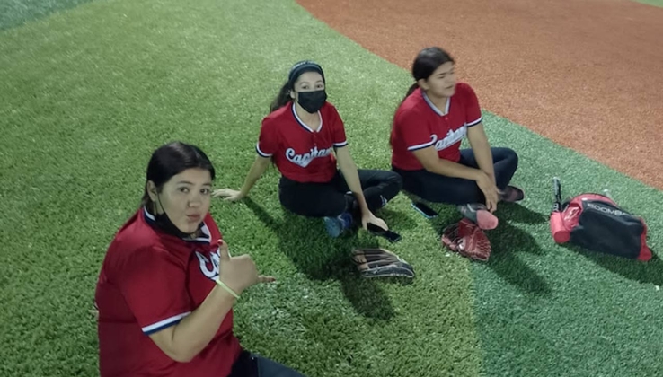 Así se juega la segunda semana  de softbol femenil en el puerto