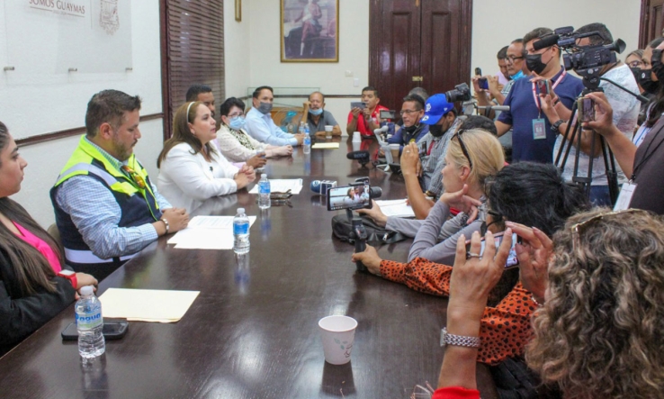 ALCALDESA KARLA CÓRDOVA  Sin tolerancia a ex funcionarios