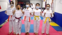 Alumnos obtienen grado de taekwondo