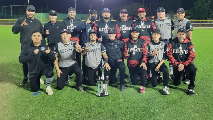 Gana Elegantes. Gran voltereta para el campeonato