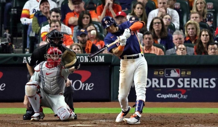DERROTAN 6-2 A LOS FILIS EN EL JUEGO 2  Igualan Astros la Serie Mundial