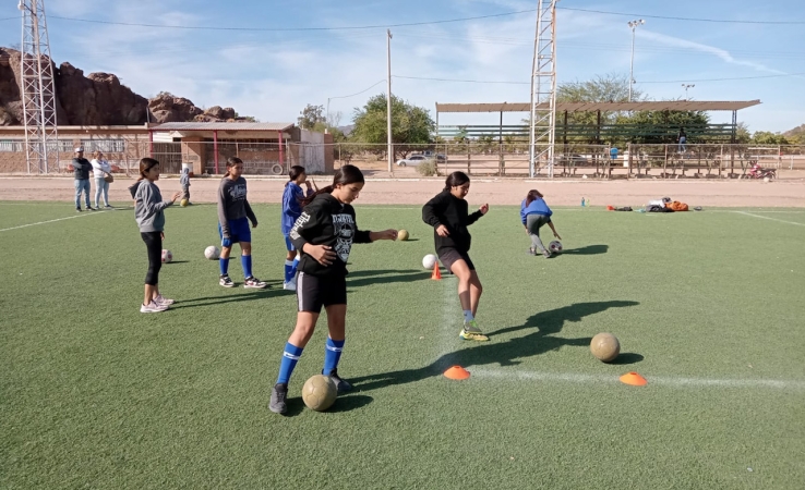 Falta promoción al futbol femenil