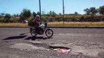 Se fractura motociclista en accidente