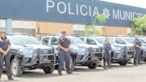 EN LA CALZADA  Deja daños materiales choque de vehículos