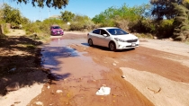 Dañan camino, fugas en Carretera a San José