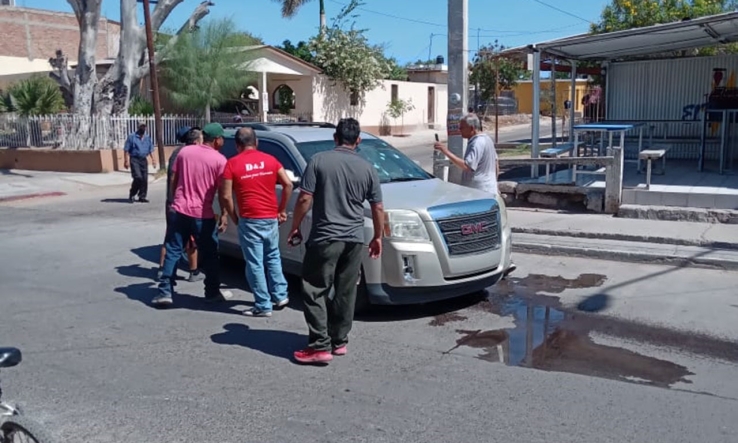 Acribillan a conductor de vehículo