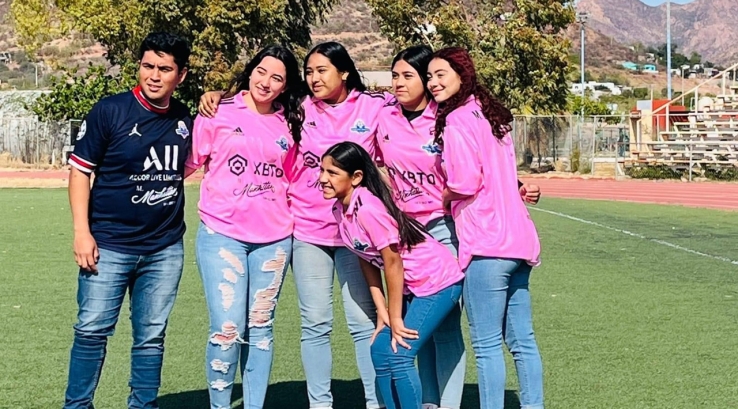 Academia de futbol femenil “Peques”